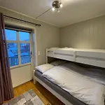 Stetind - Modern With Free Parking *