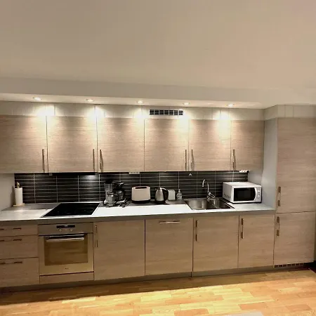 아파트 Stetind - Modern With Free Parking